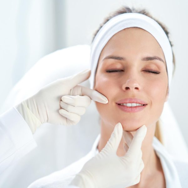 scene-medical-cosmetology-treatments-botox-injection